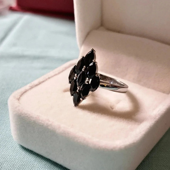 Natural Black Spinel Cluster Ring In Stainless Steel. Size 8 (2.85 ctw) - Picture 6 of 9